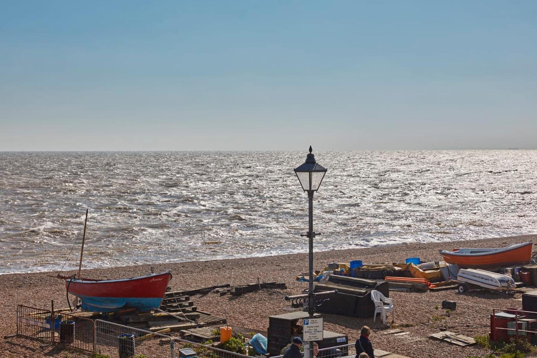Spacious Beach Front Apartment With Stunning Sea Views Deal Exterior foto
