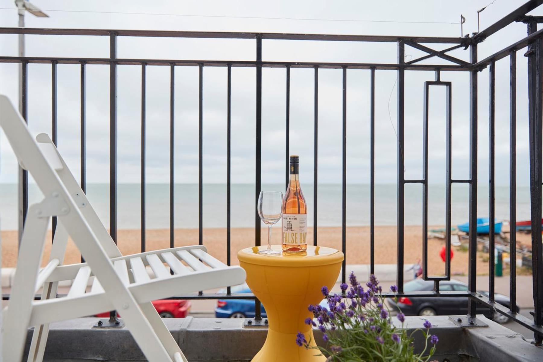 Spacious Beach Front Apartment With Stunning Sea Views Deal Exterior foto